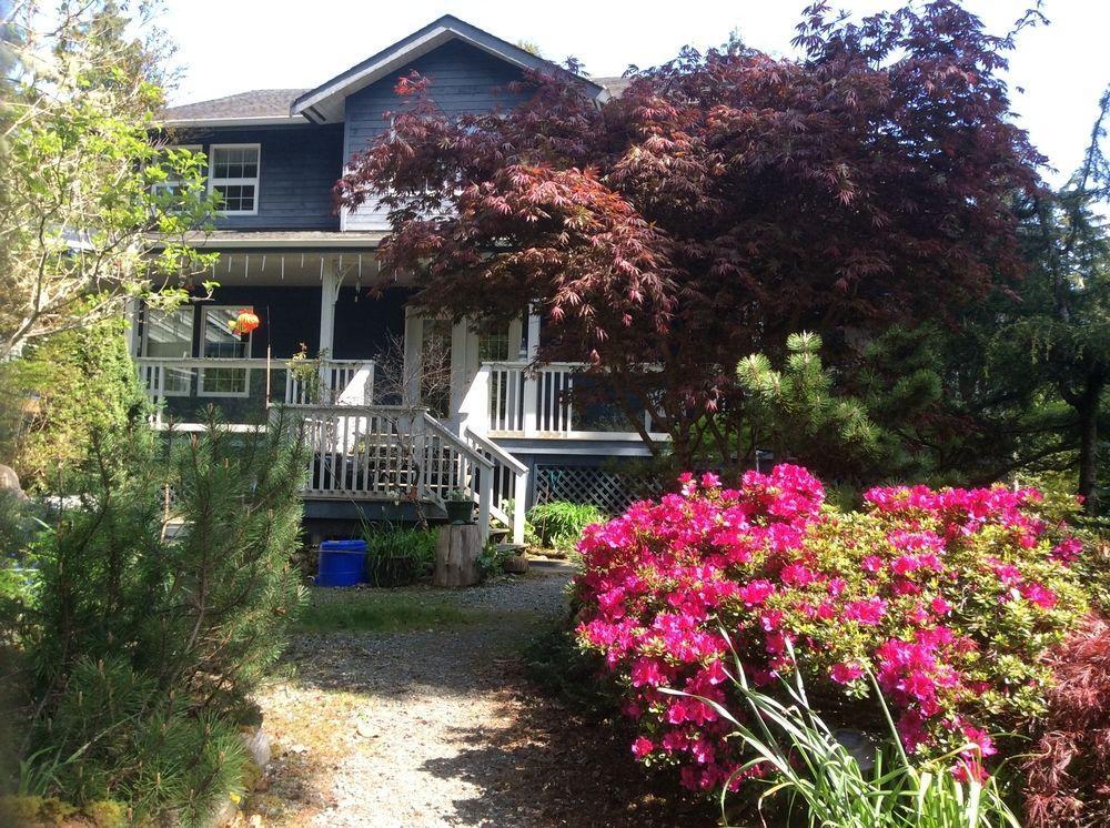Seafarers Bed & Breakfast Tofino Bagian luar foto