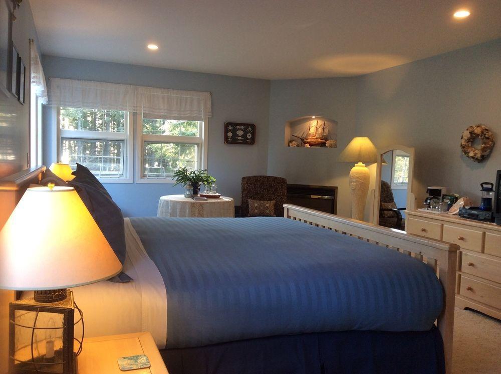 Seafarers Bed & Breakfast Tofino Bagian luar foto