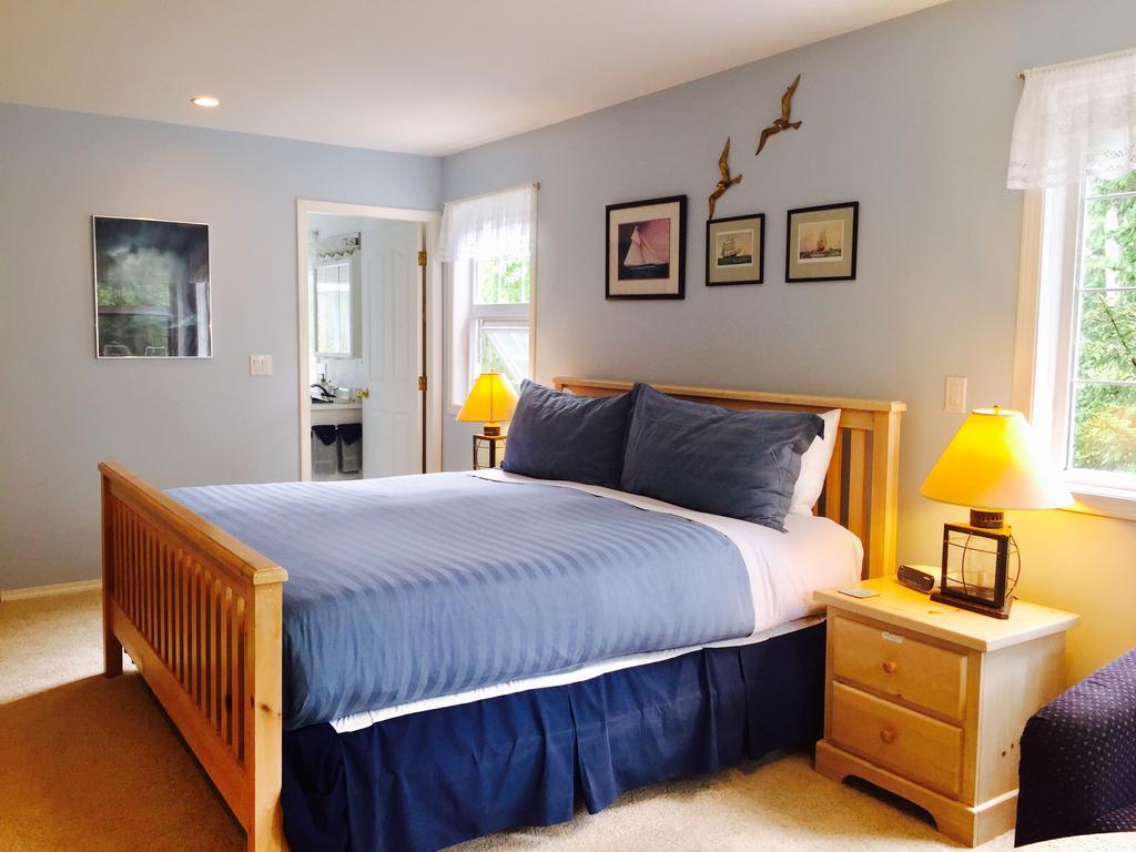 Seafarers Bed & Breakfast Tofino Bagian luar foto