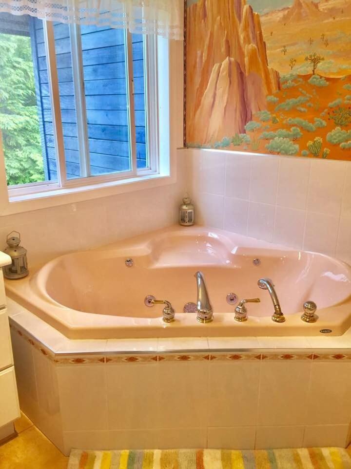 Seafarers Bed & Breakfast Tofino Bagian luar foto