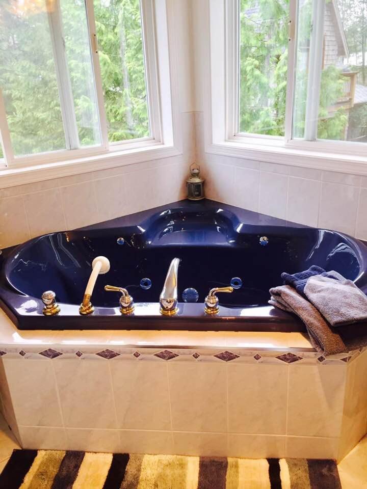 Seafarers Bed & Breakfast Tofino Bagian luar foto